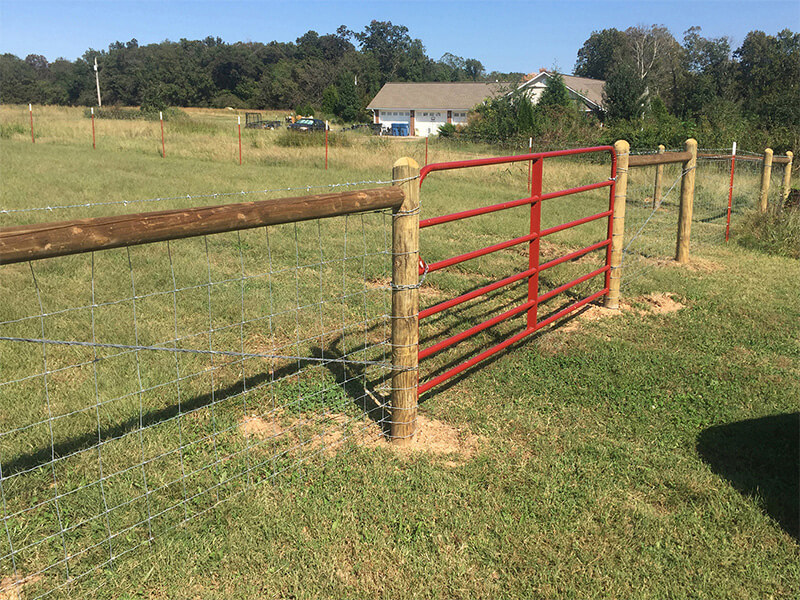 Field fence installed by Thomas Fence in Decatur, Arkansas