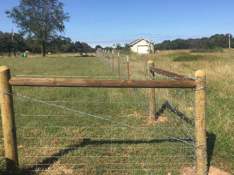Field fence installation — Thomas Fence, Decatur, Arkansas